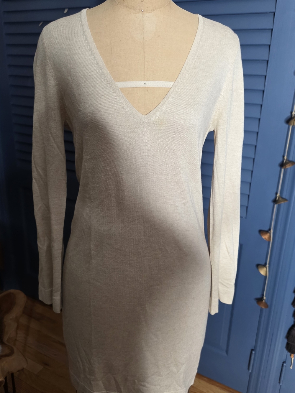 BCBGMaxAzria Cream V-Neck Long Sleeve Sweater Dress